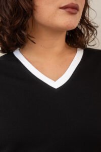 Polo Iris | Cuello V bicolor - Imagen 2